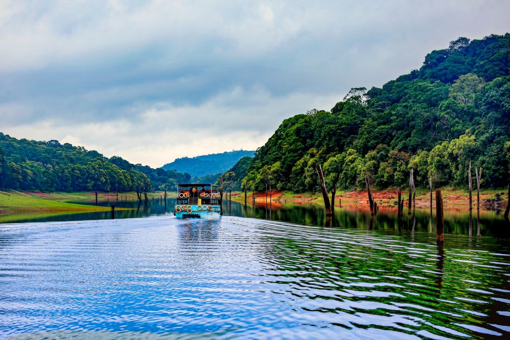 m Thekkady tv destination img 1 l 672 1008